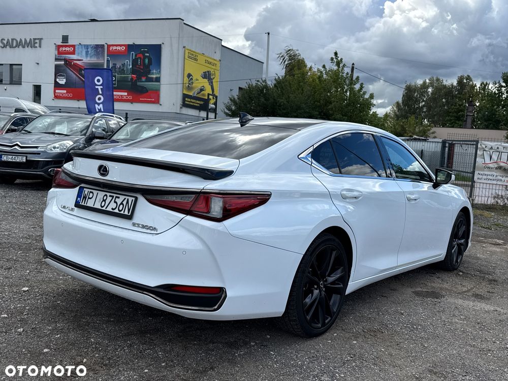 Lexus ES 300h F Sport - 35