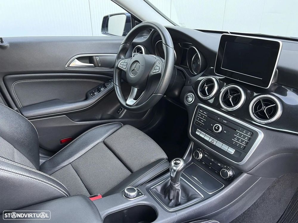 Mercedes-Benz CLA 180 d Urban - 27
