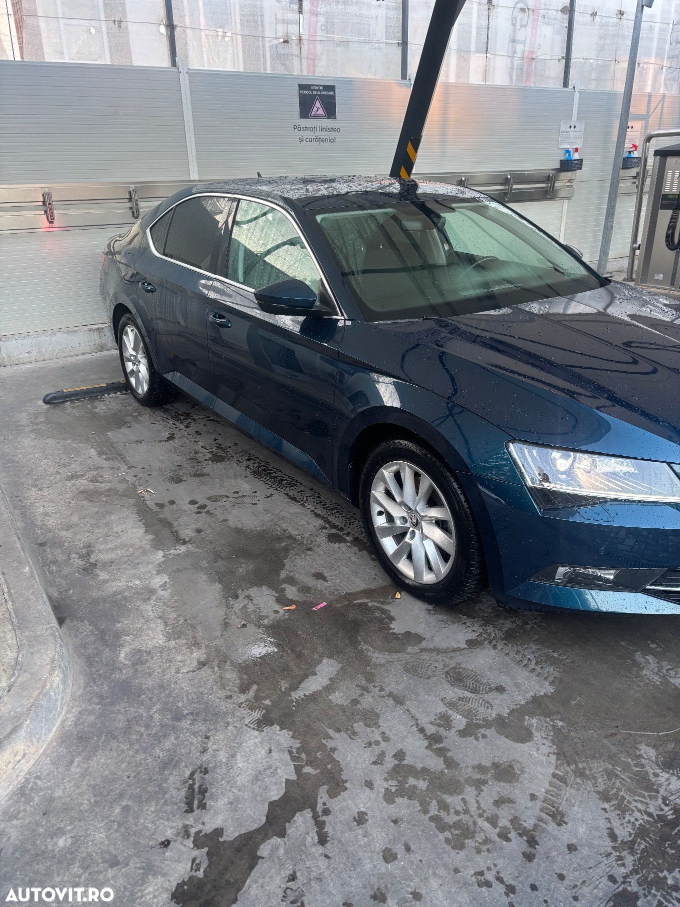 Skoda Superb 2.0 TDI DSG Ambition - 10
