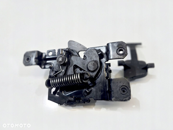 ZAMEK MASKI MERCEDES B KLASA W245 07r A1698800260
