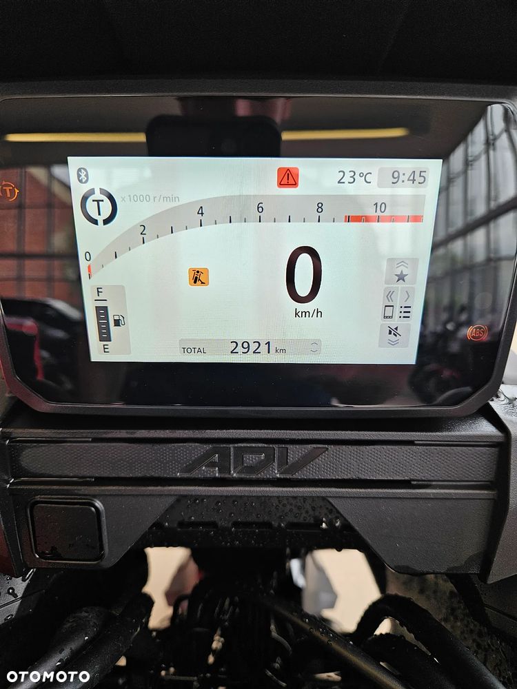 Honda ADV350 - 12