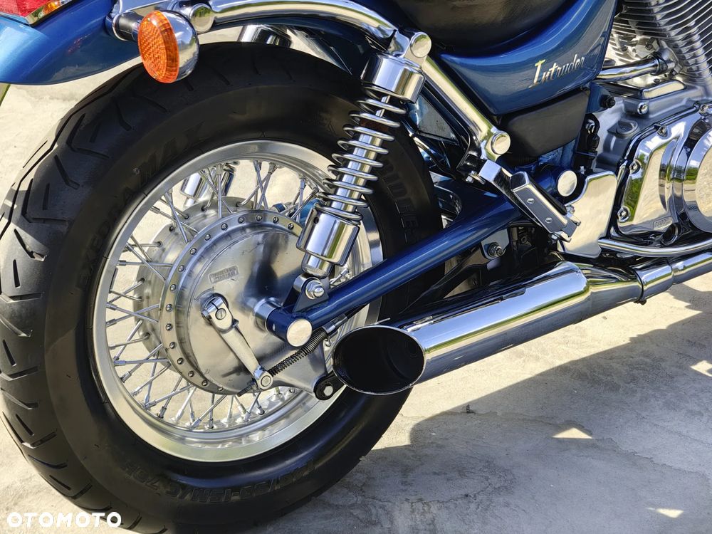 Suzuki Intruder - 10