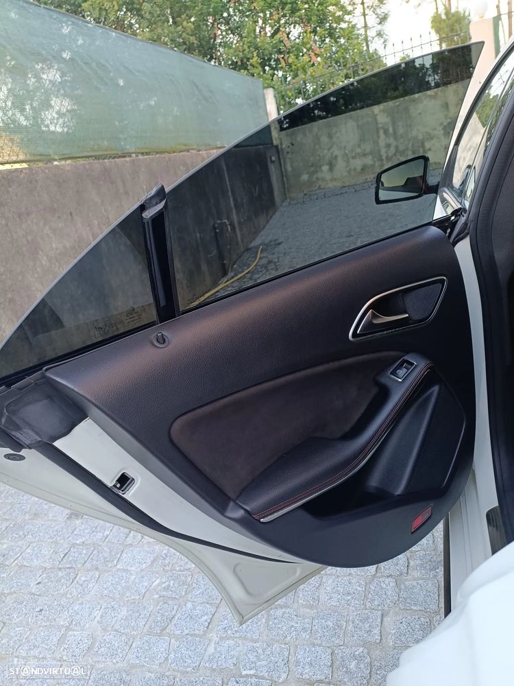 Mercedes-Benz CLA 220 CDI 7G-DCT AMG Line - 21