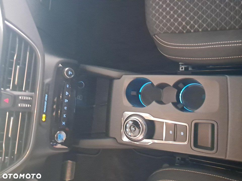 Ford Kuga - 16