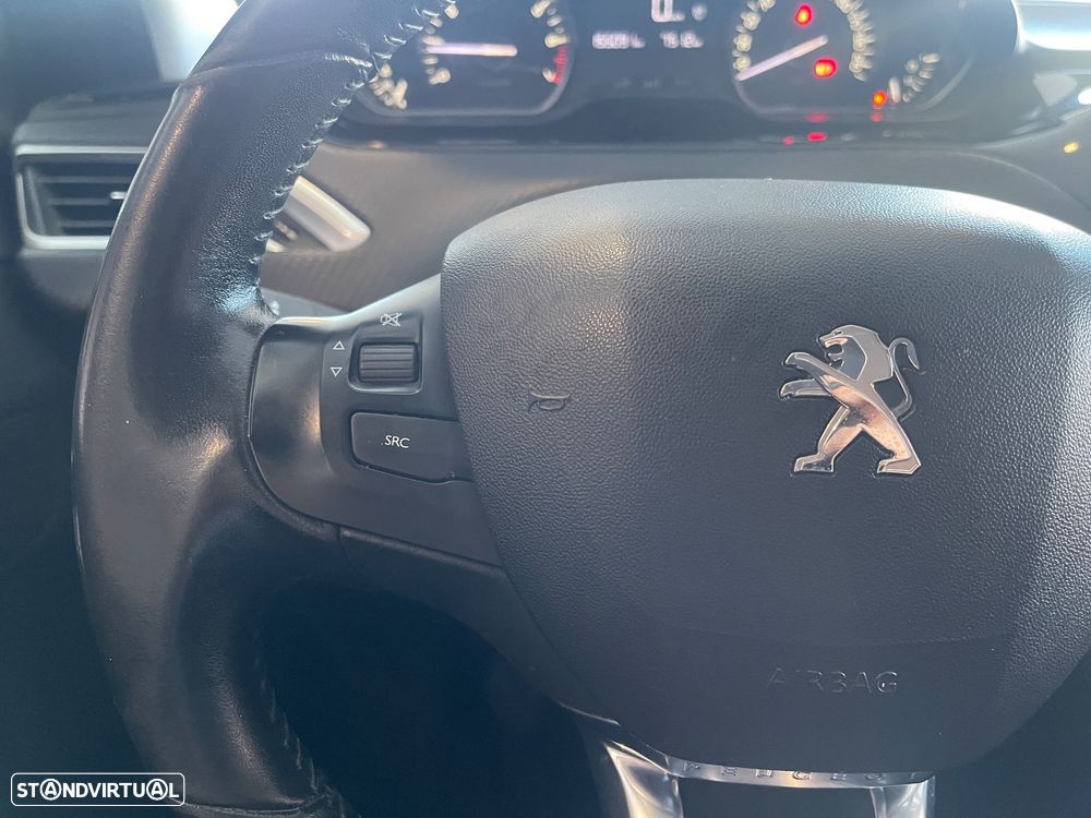 Peugeot 208 1.2 PureTech Signature - 24