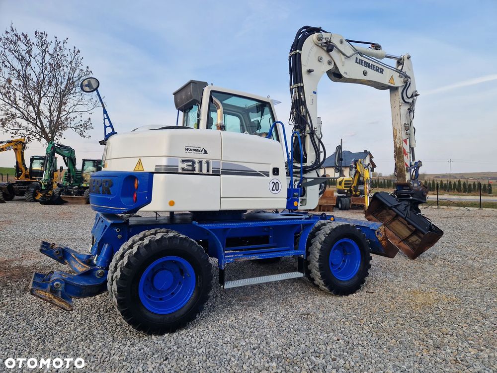 Liebherr A 311 - 5