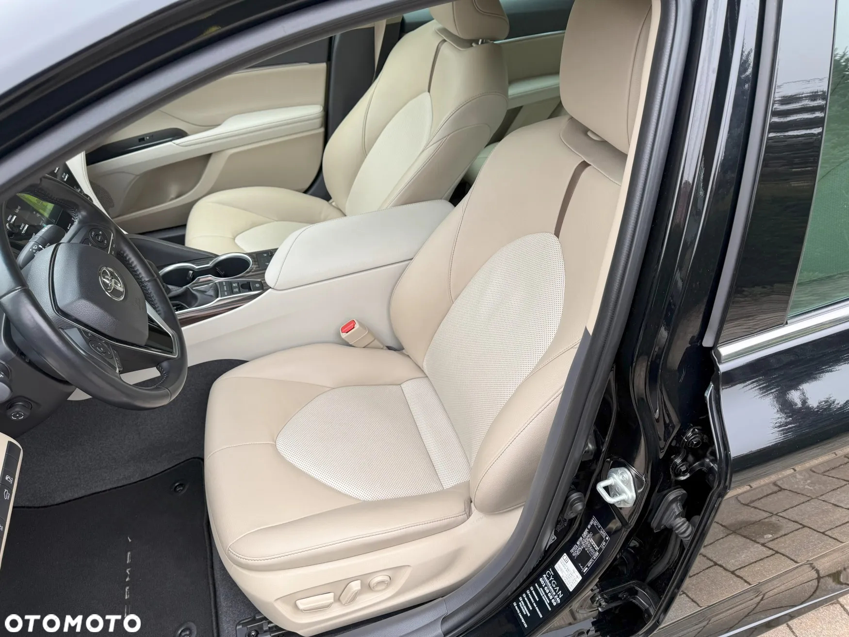 Toyota Camry 2.5 Hybrid Executive CVT - 4