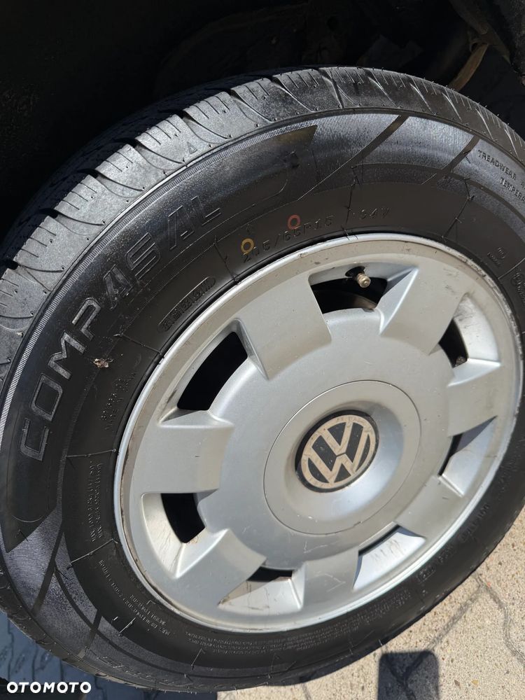 Volkswagen Caravelle - 11
