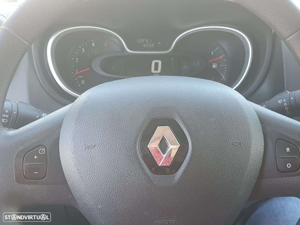Renault Trafic 2.0 dCi 120cv - 2 Portas Laterais - 8