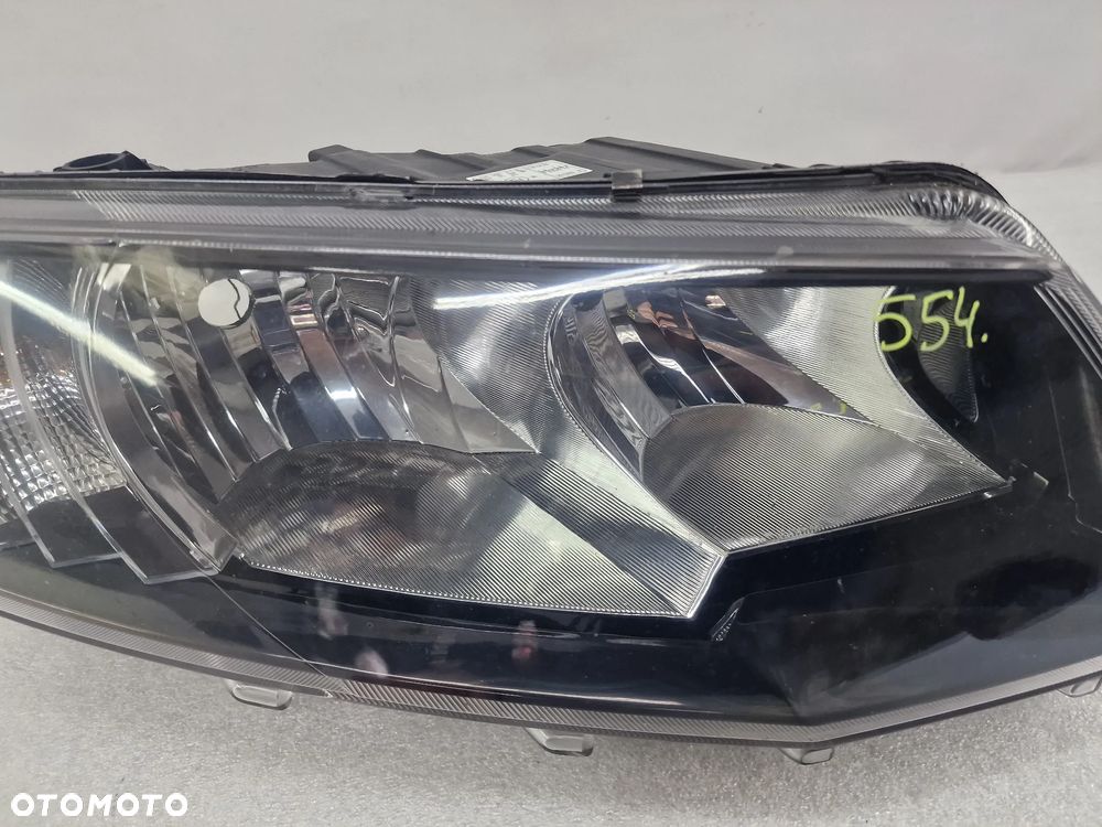 SKODA OCTAVIA 3 III 5E0 12- PRAWA ZWYKŁA LAMPA PRZEDNIA PRZÓD , NR AUKCJI LA554 - 4
