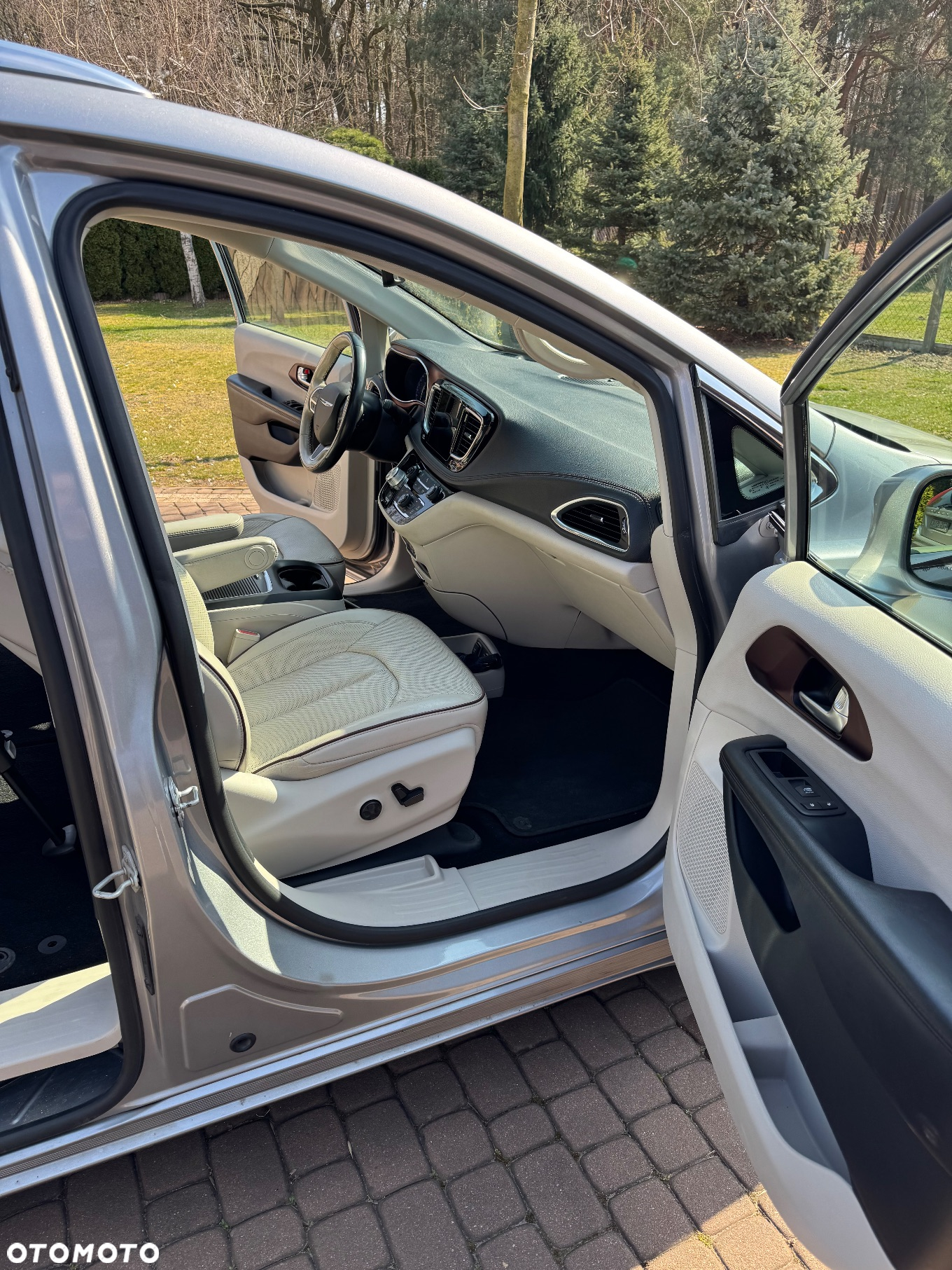 Chrysler Pacifica - 9