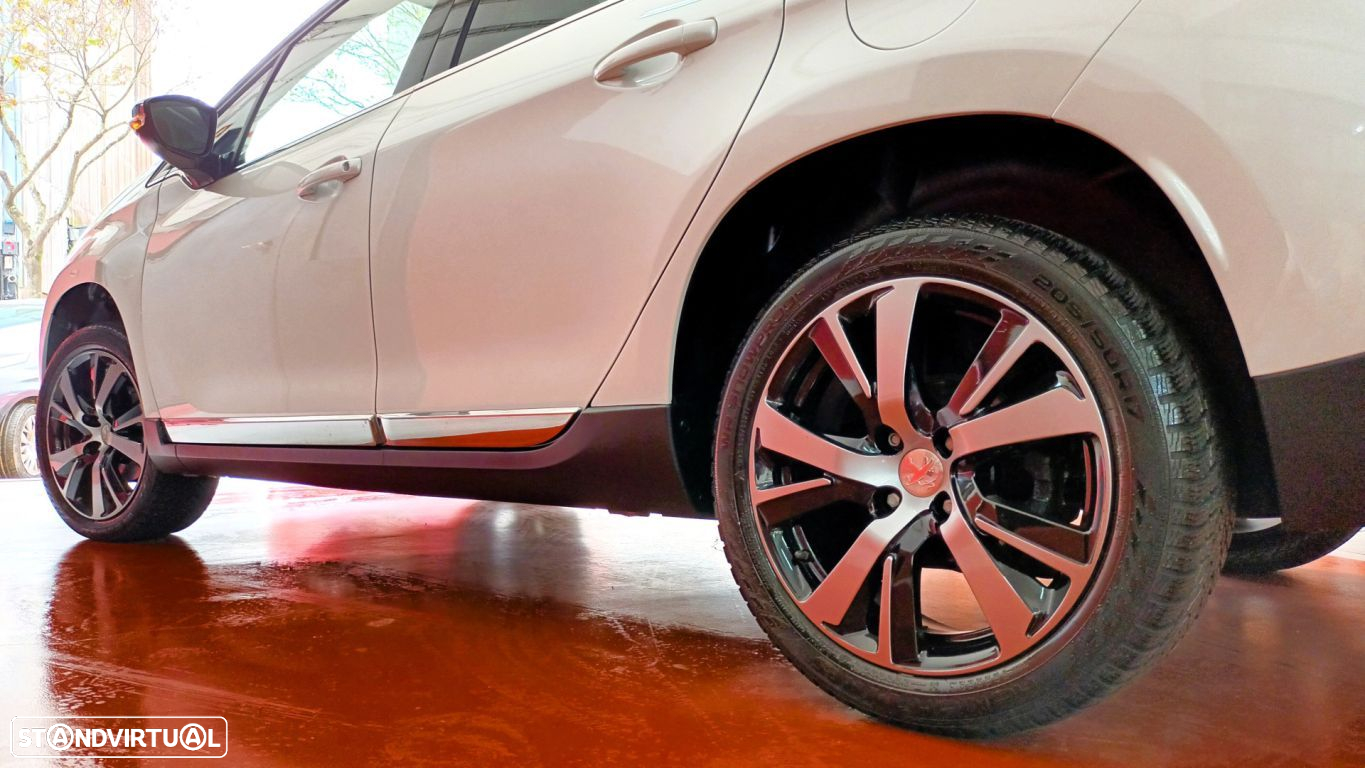 Peugeot 2008 1.2 PureTech Allure - 13