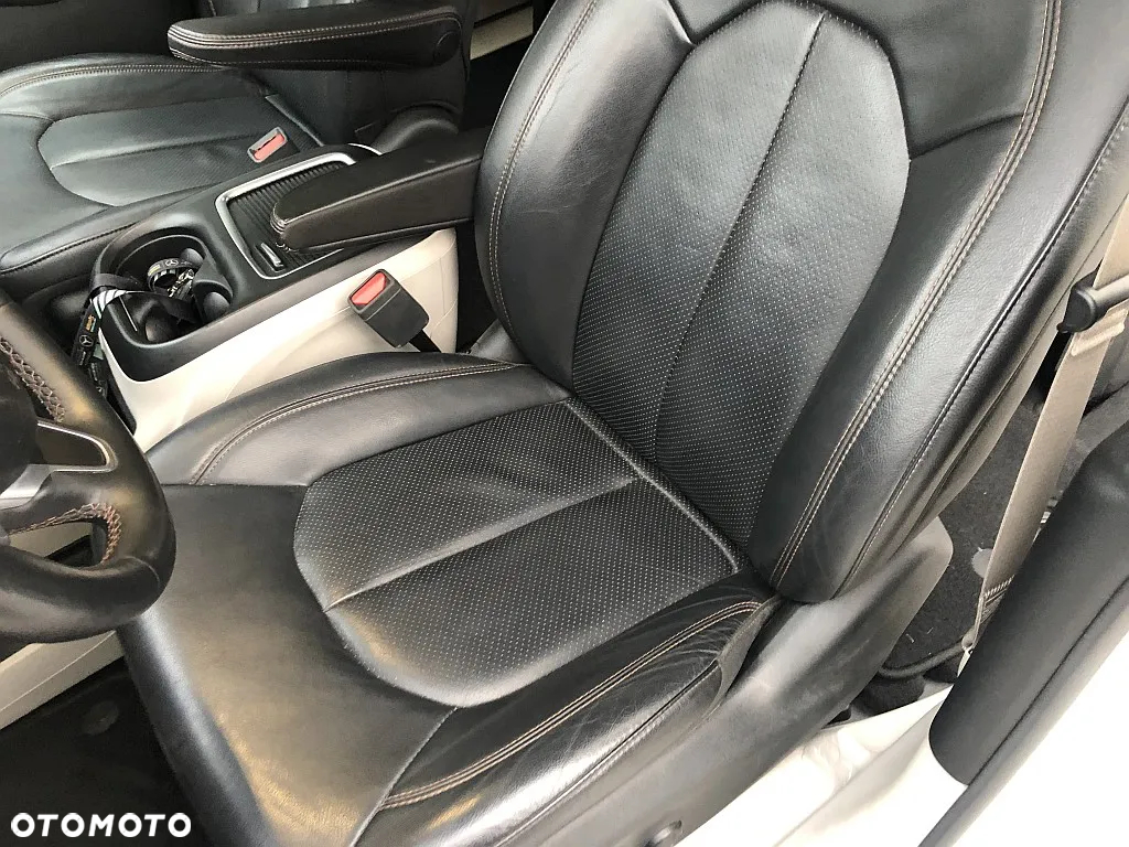 Chrysler Pacifica - 10
