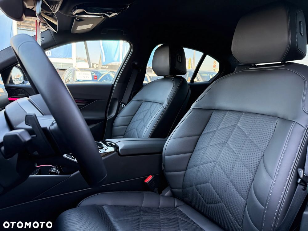 BMW Seria 5 520d - 29