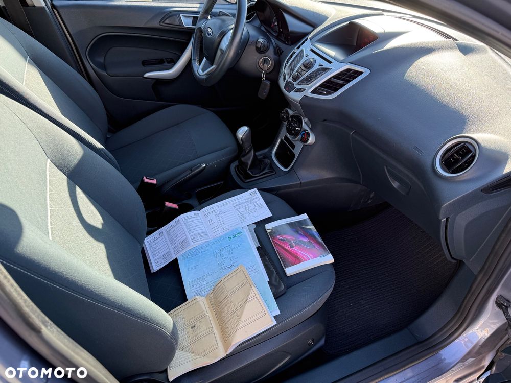 Ford Fiesta 1.25 Ghia - 9