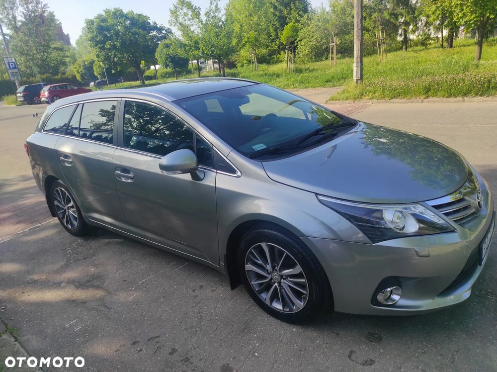Toyota Avensis 2.0 Premium EU5 MS - 12