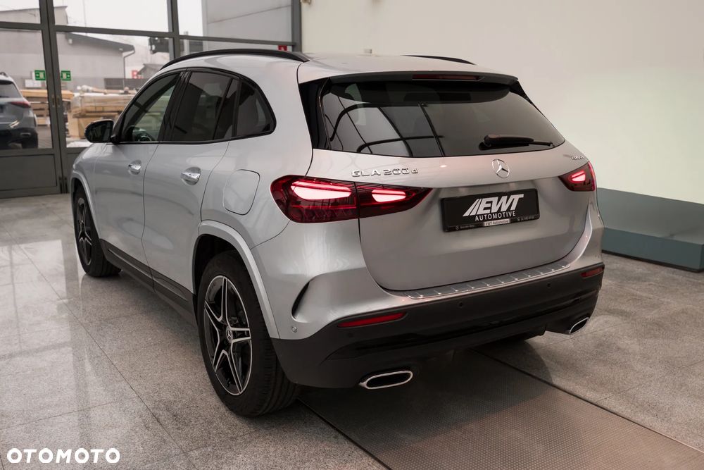 Mercedes-Benz GLA 200 d 4-Matic AMG Line - 6