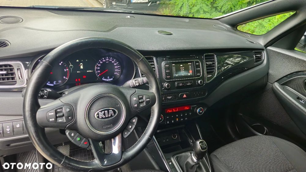 Kia Carens 1.7 CRDi L 7os - 10