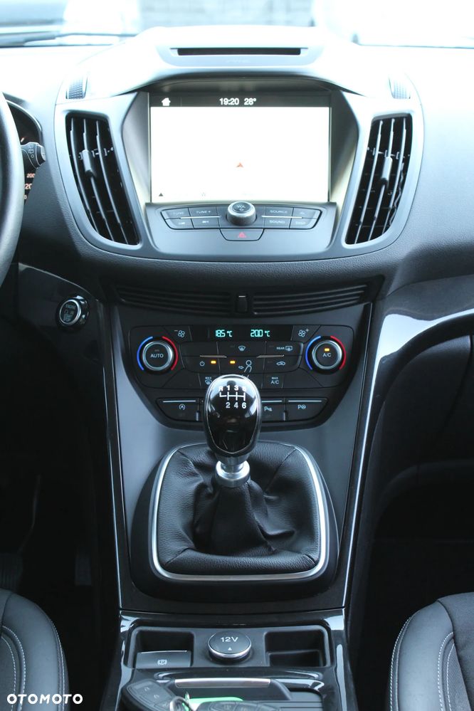 Ford Kuga 1.5 EcoBoost 2x4 Titanium - 26