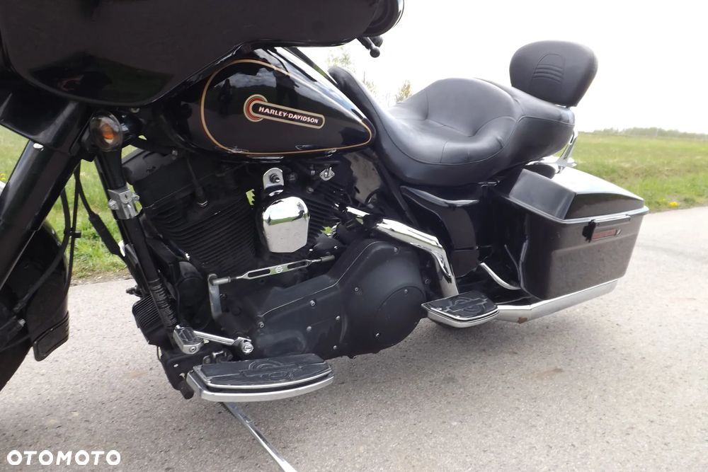 Harley-Davidson FLH Electra Glide - 17