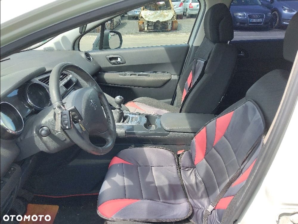 Peugeot 3008 1.6 HDi Premium - 5
