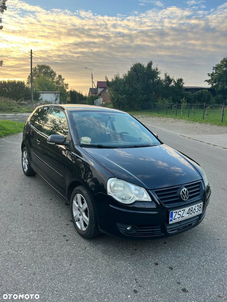 Volkswagen Polo 1.4 16V Comfortline - 1