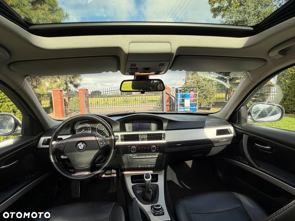 BMW Seria 3 318d - 29