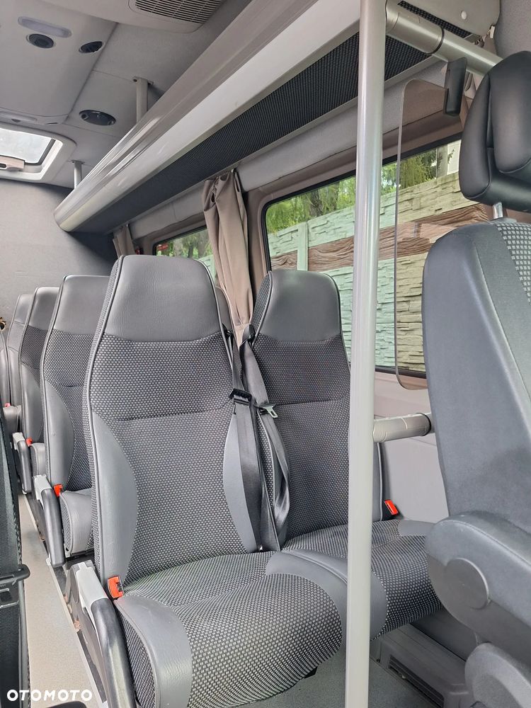 Mercedes-Benz Sprinter - 13