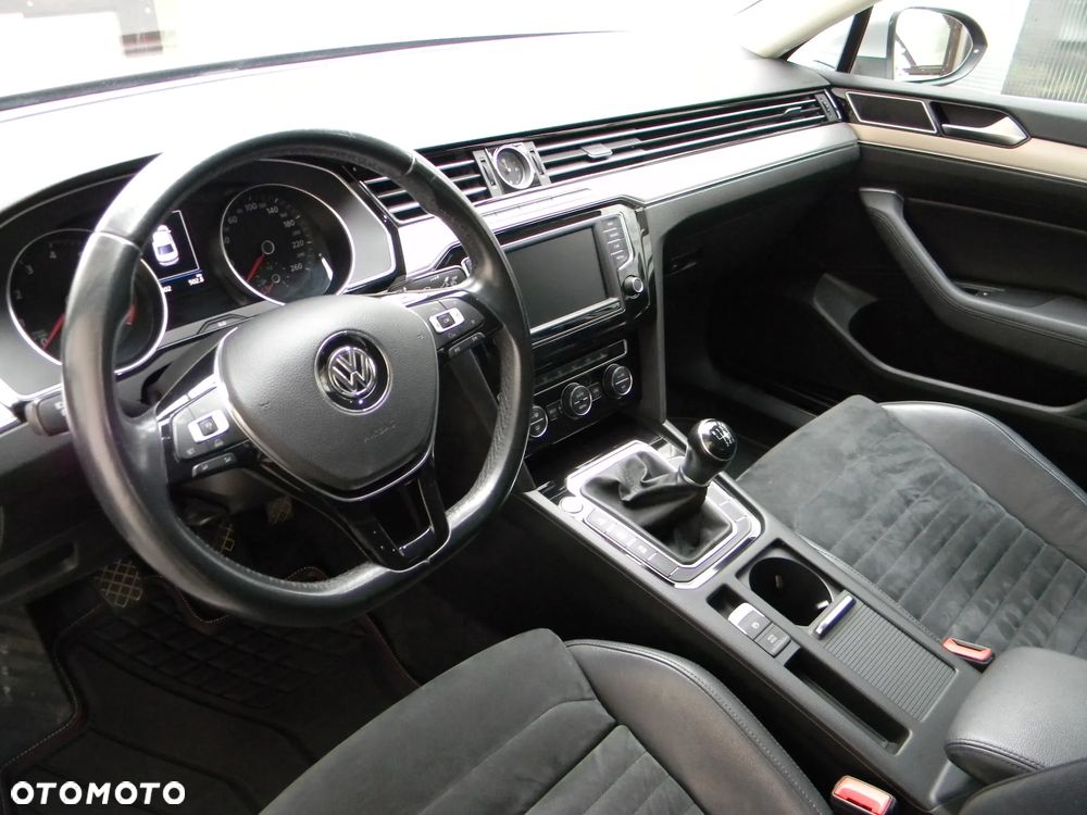 Volkswagen Passat 1.8 TSI BMT Comfortline - 13