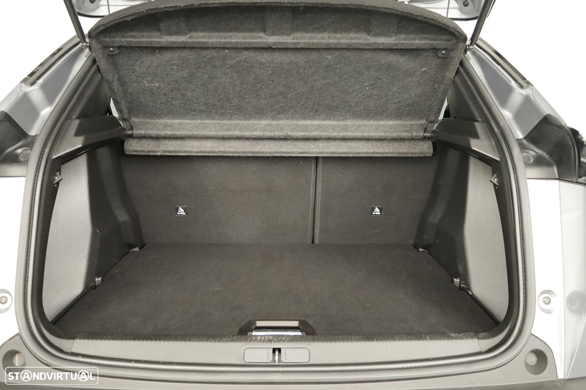 Peugeot 2008 1.2 PureTech Allure EAT8 - 23