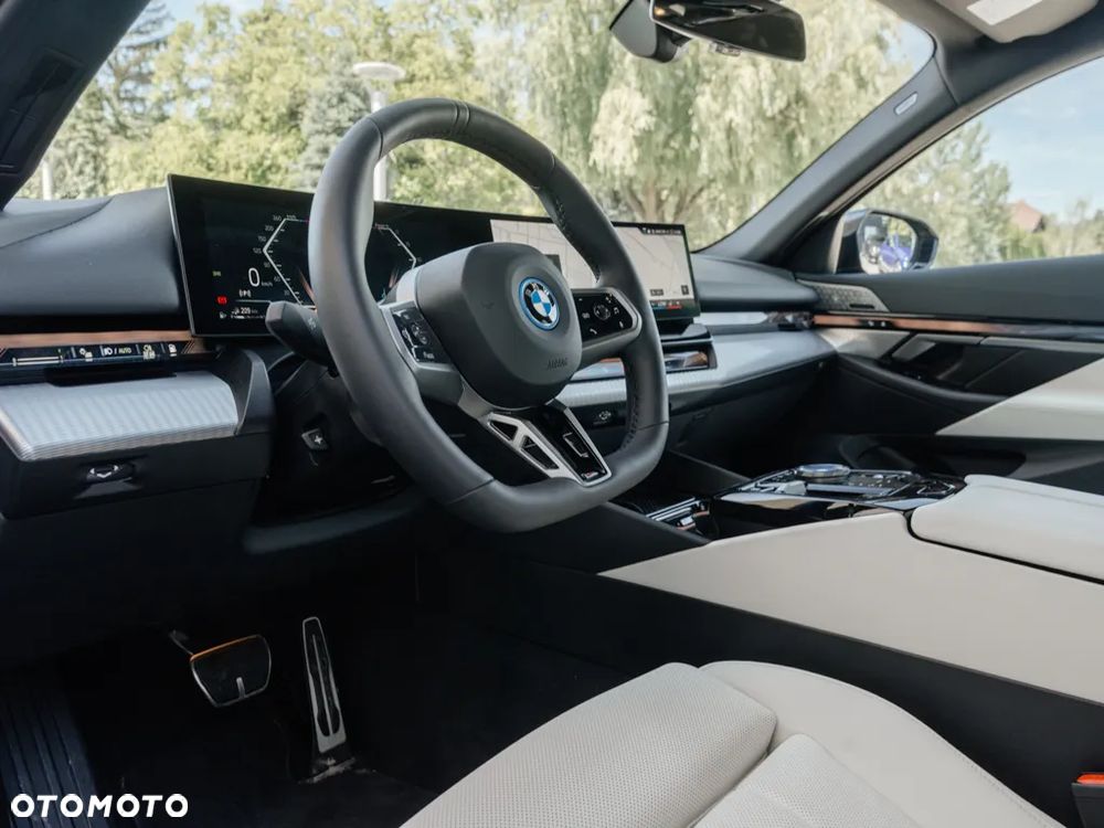 BMW Seria 5 530e xDrive - 6