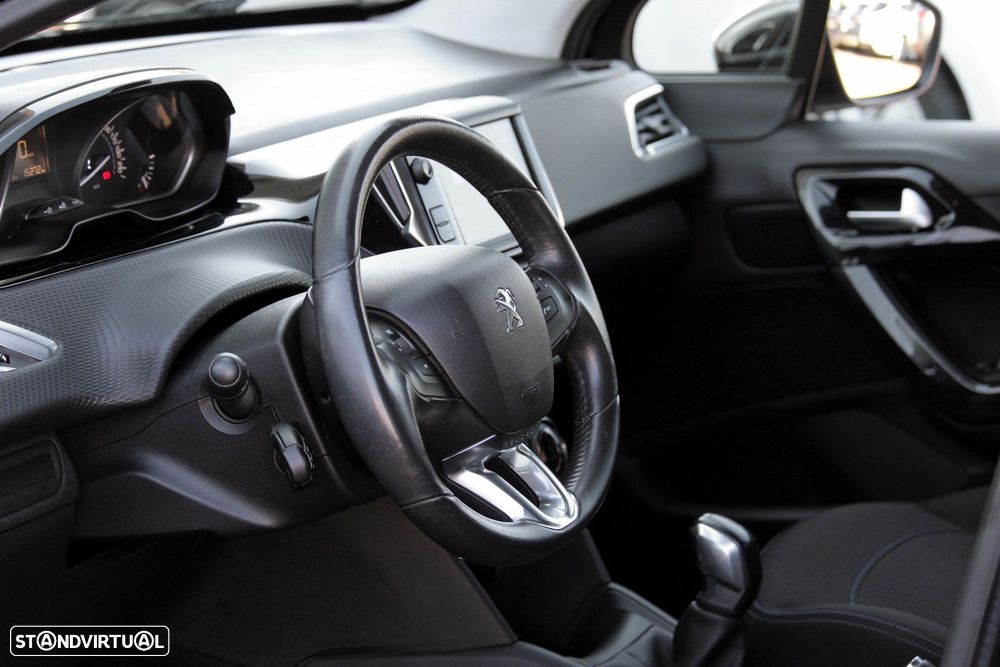 Peugeot 208 1.2 PureTech Style - 11