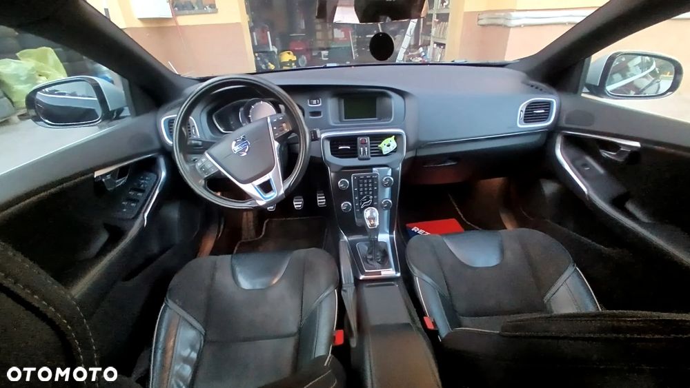 Volvo V40 D2 R-Design - 5