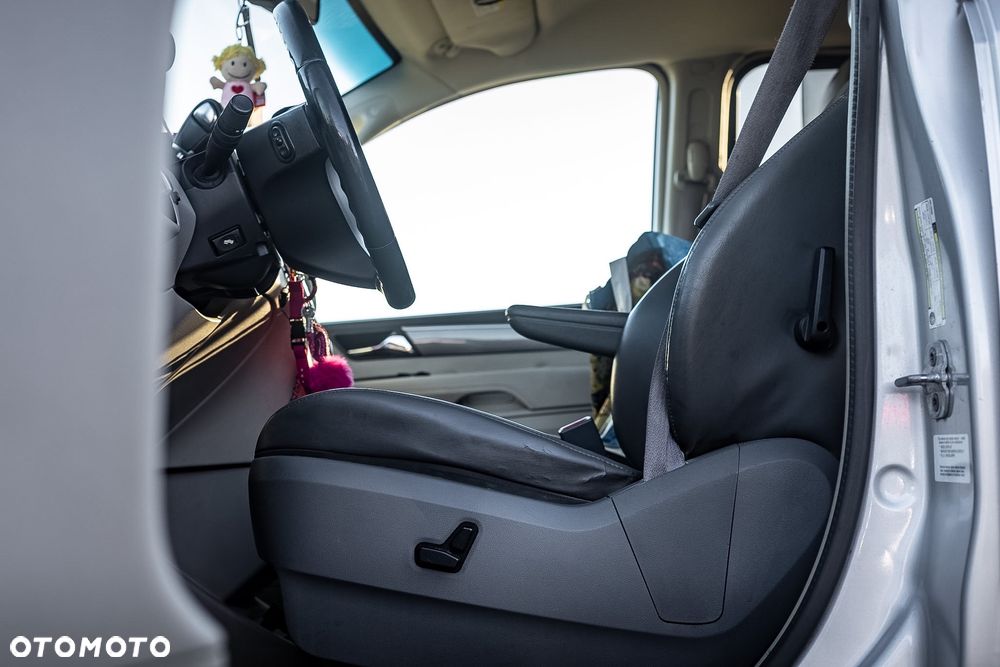 Volkswagen Routan - 6
