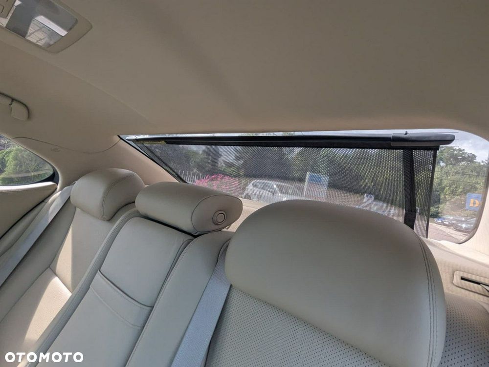 Lexus LS 460 AWD - 27