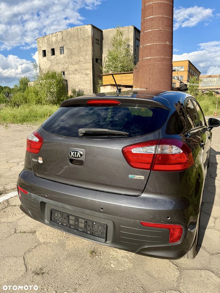 Kia Rio - 5