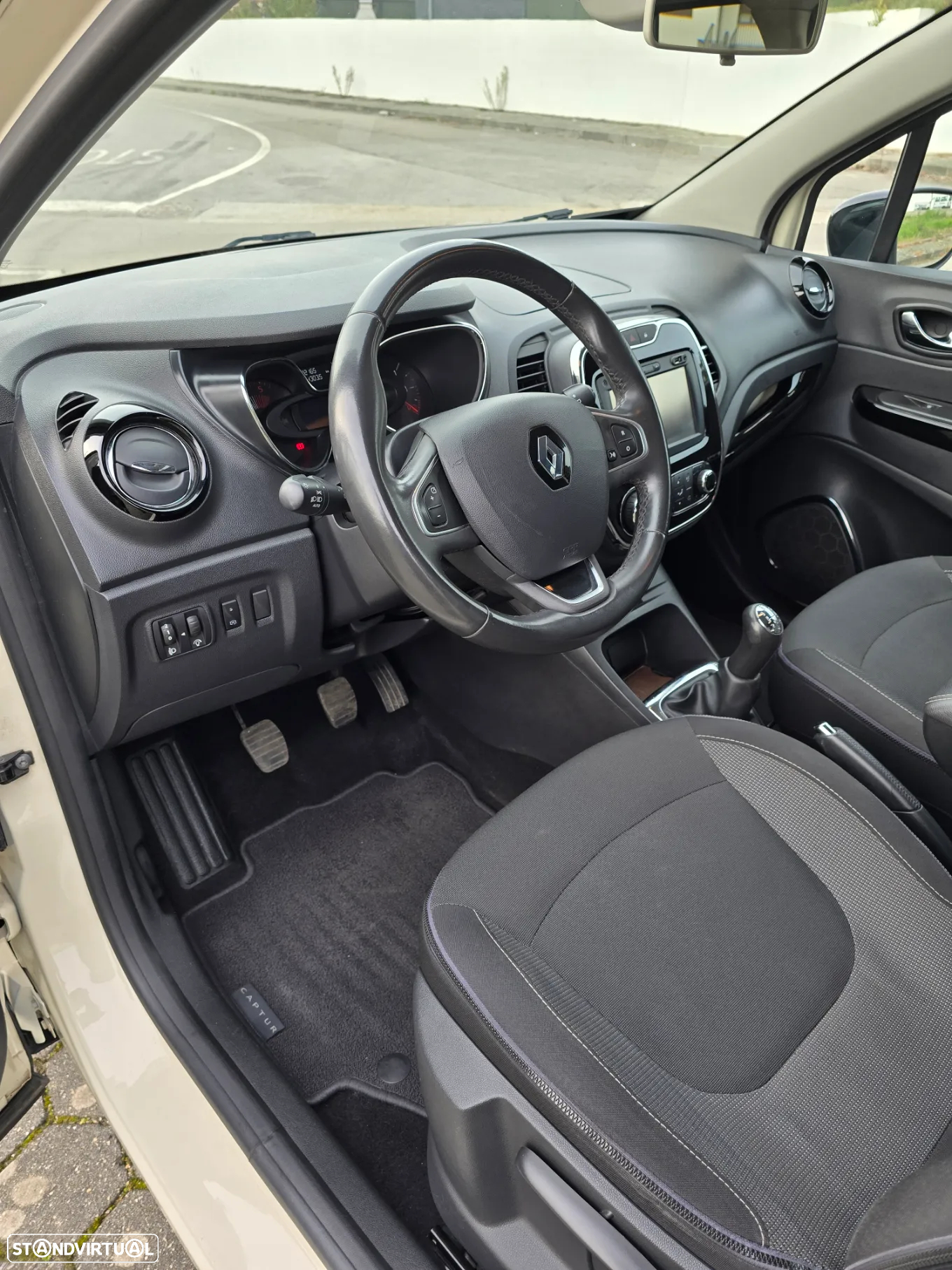 Renault Captur 1.5 dCi Exclusive - 22