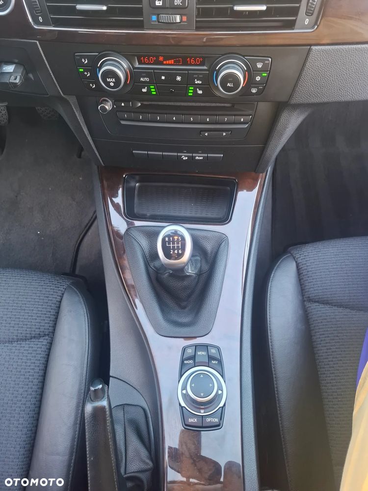 BMW Seria 3 320d xDrive - 15