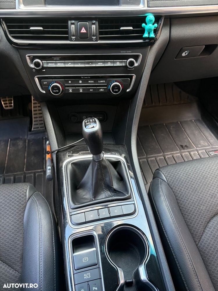 Kia Optima - 7
