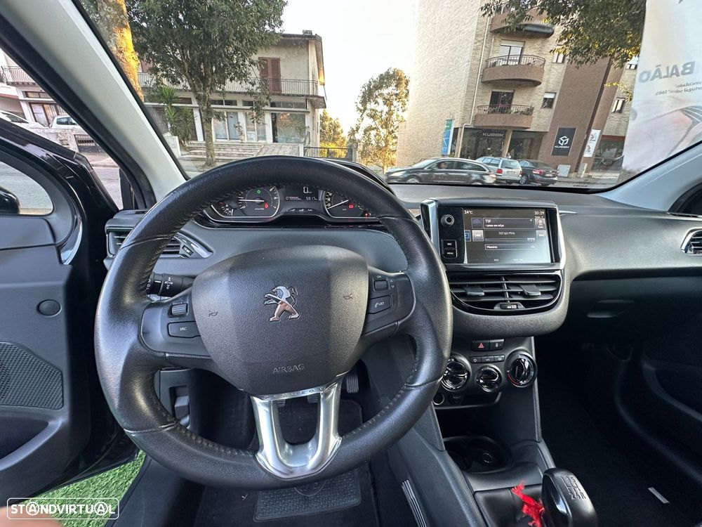 Peugeot 208 1.2 PureTech Style - 19