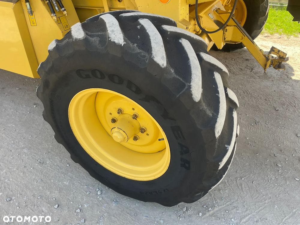 New Holland TX 68 Plus - 10