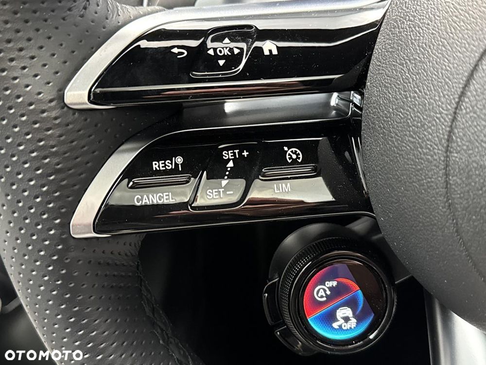 Mercedes-Benz GLB - 16
