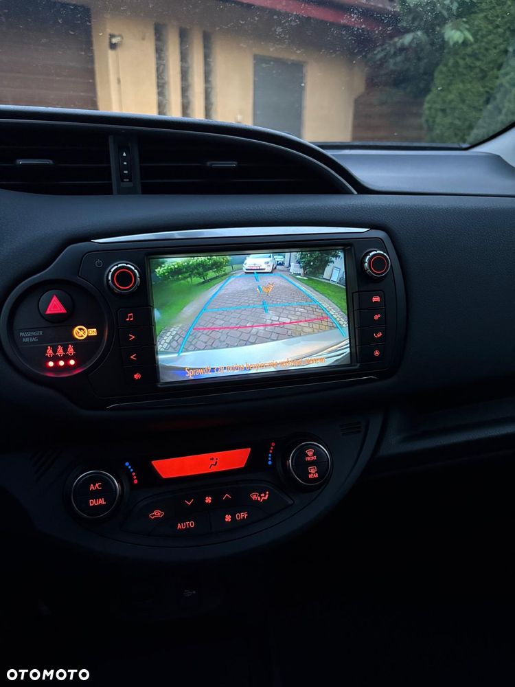 Toyota Yaris 1.0 Active EU6 - 11