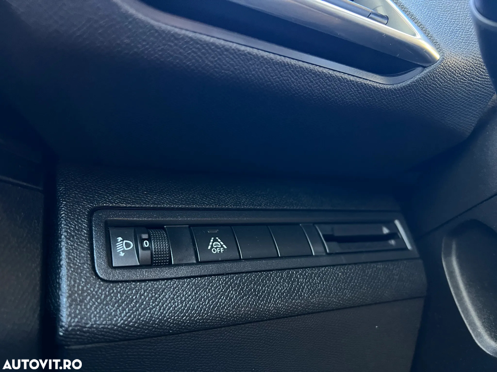 Peugeot 5008 PureTech 130 EAT8 Stop & Start Active Business-Paket - 19
