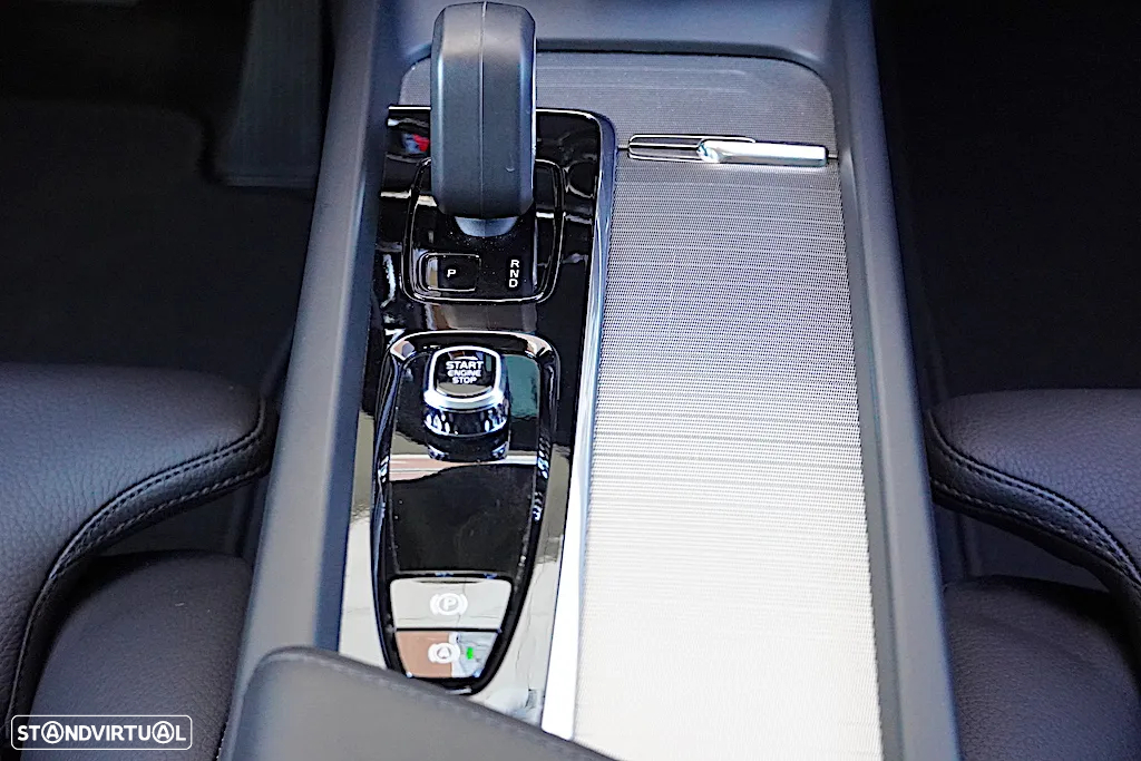 Volvo XC 60 2.0 T8 PHEV Plus Bright AWD - 32