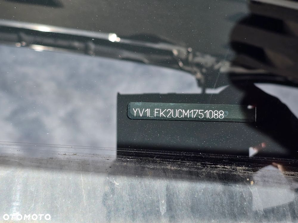 Volvo XC 90 - 9