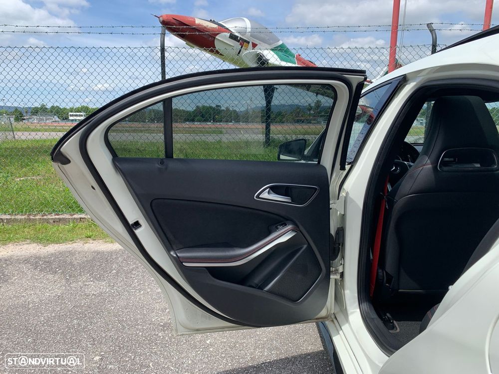 Mercedes-Benz A 45 AMG 4-Matic - 41