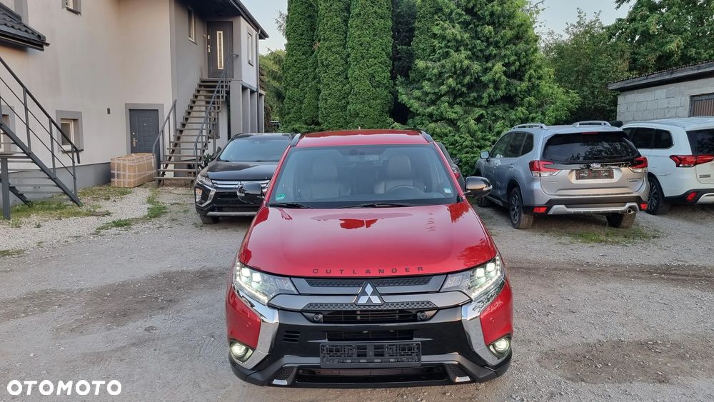 Mitsubishi Outlander 2.0 2WD CVT Diamant Edition+ - 2