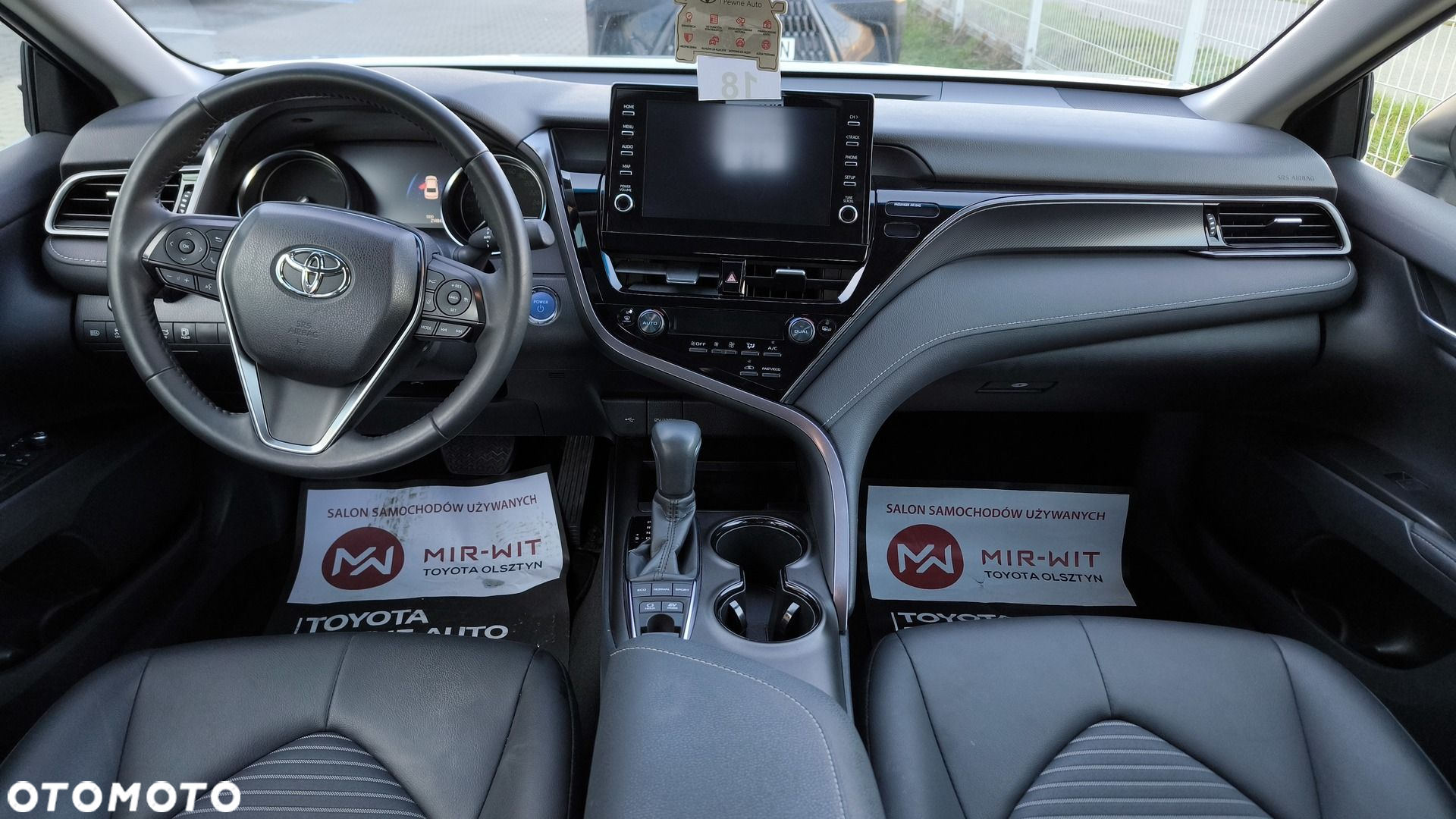 Toyota Camry - 16