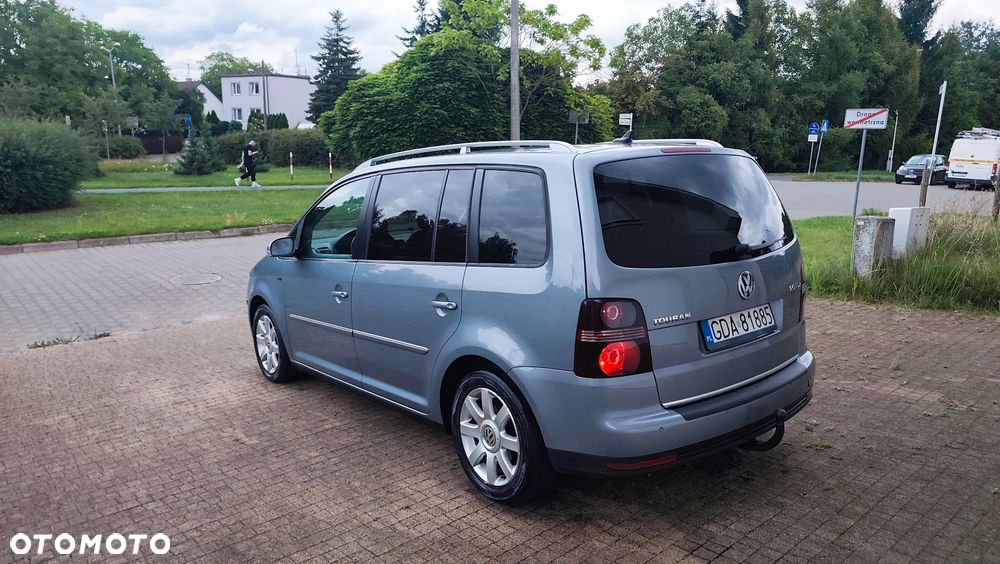 Volkswagen Touran 2.0 TDI R-Line Edition - 18
